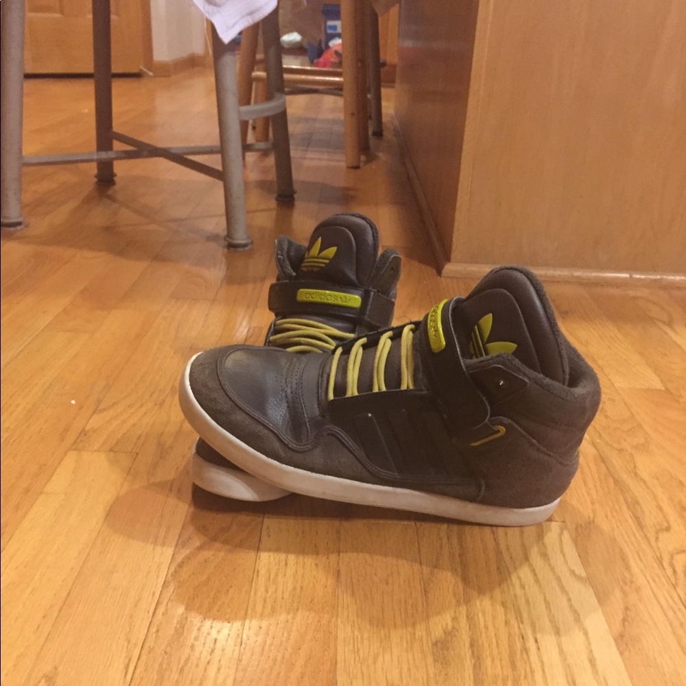 Adidas skater shoes